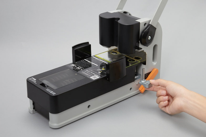 CARL 重型打孔機 Heavy Duty Punch - [HD-530N] -330 sheets